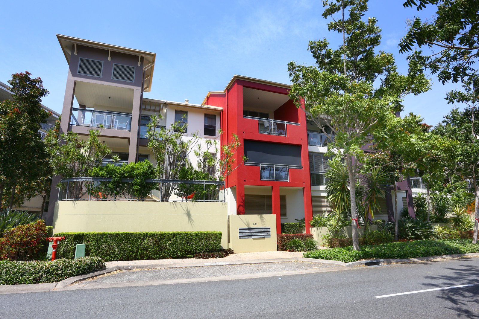 7/3108 The Boulevard CARRARA 1