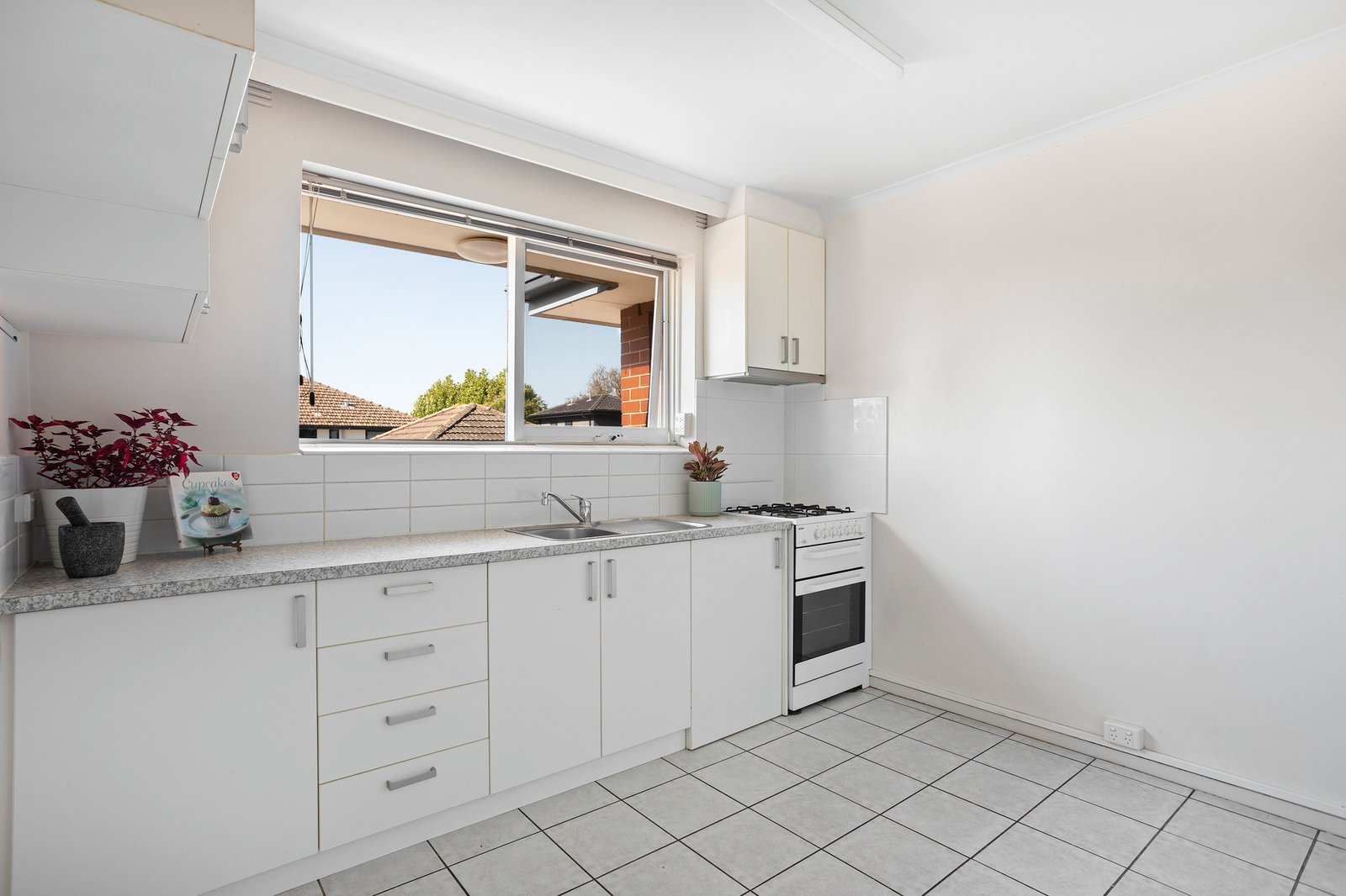 Real Estate and Property in 7/32 Royal Avenue, Glen Huntly, VIC