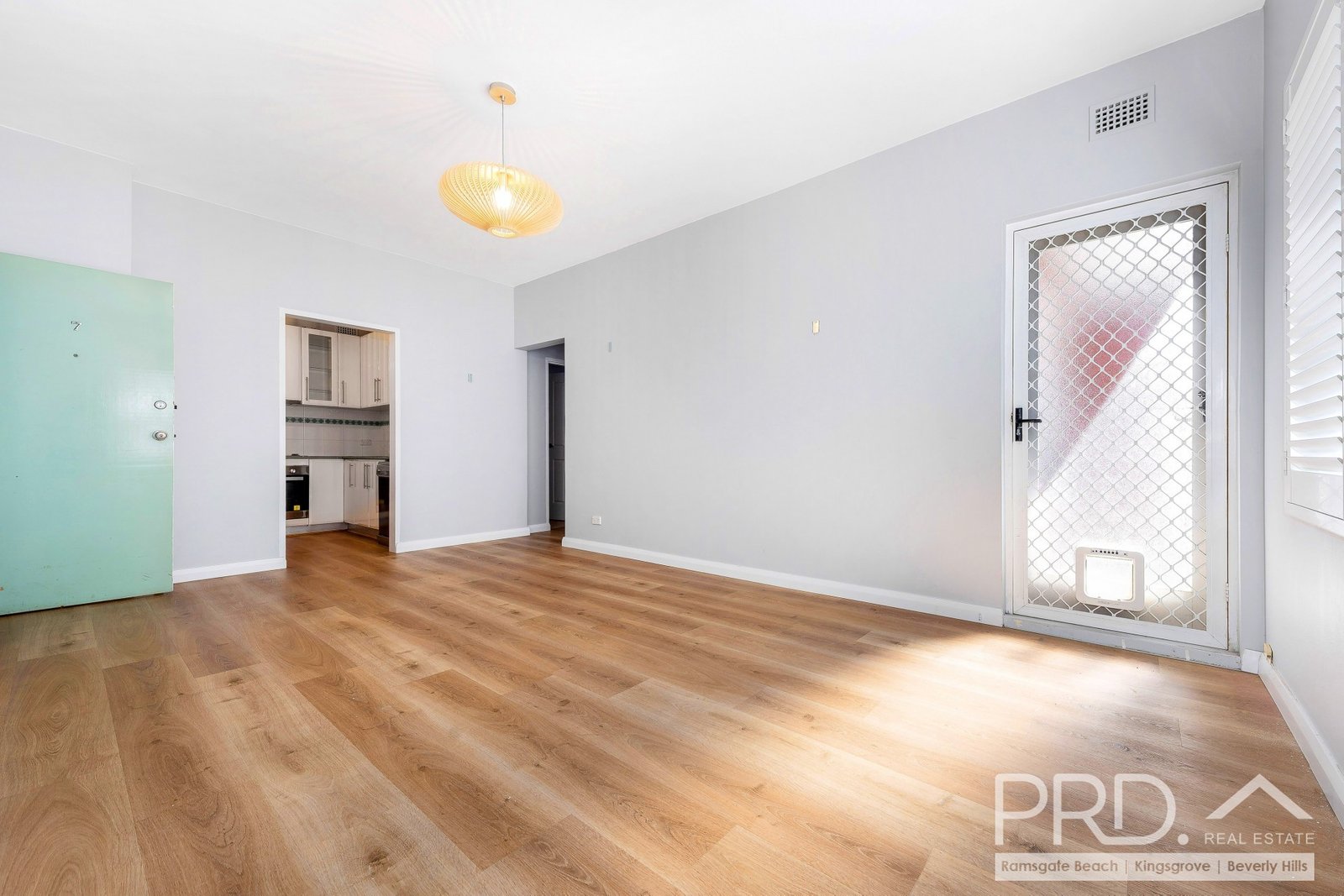 7/33 Gannon Avenue DOLLS POINT 2