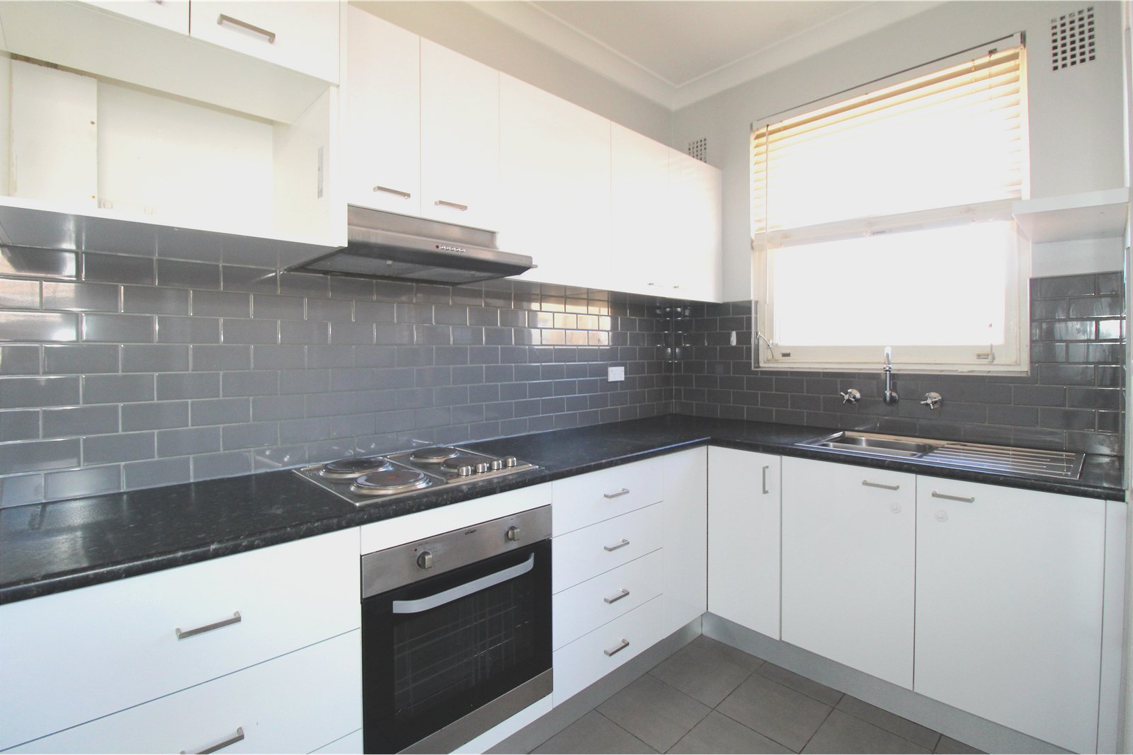 7/33 Gladstone Street KOGARAH 1