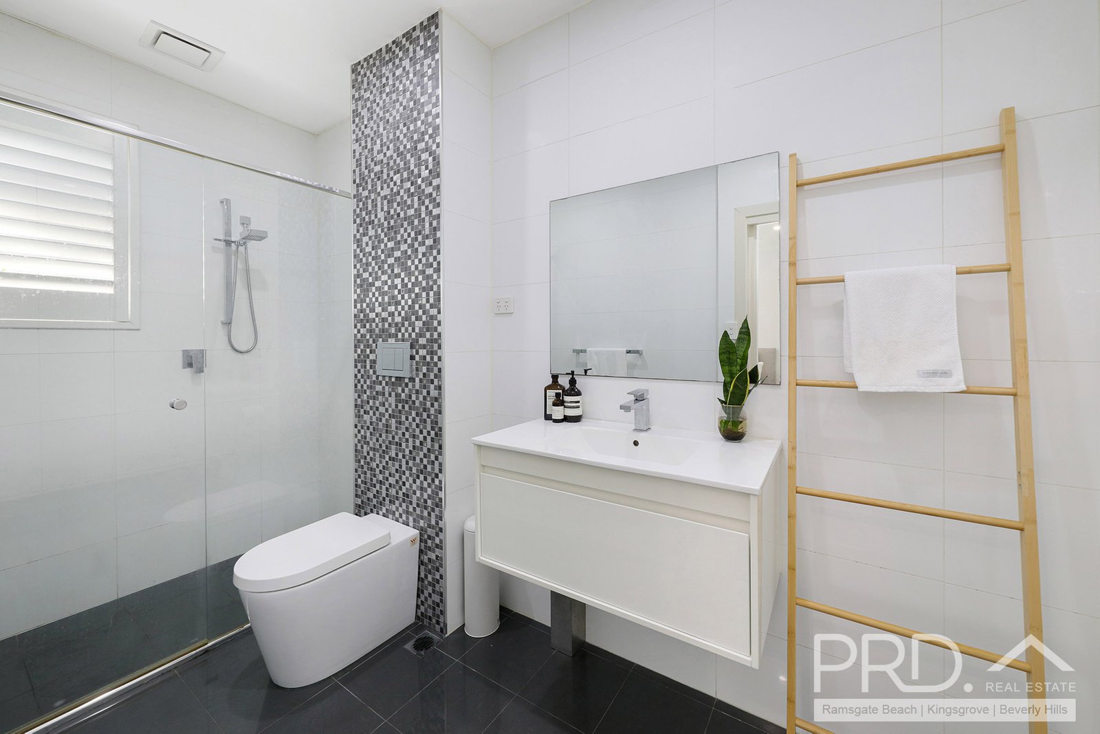 7/33 Graham Road NARWEE 5