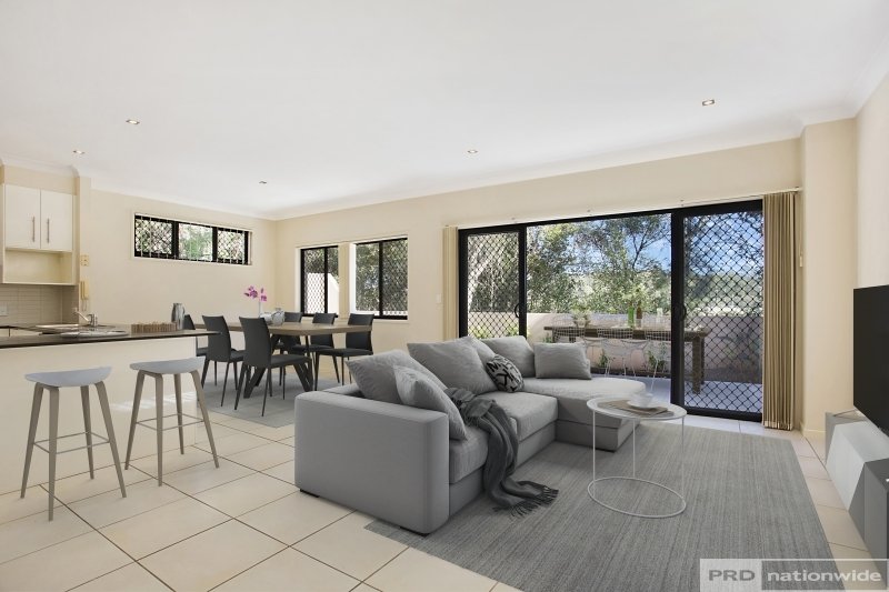 7/33 Harley Street LABRADOR 2