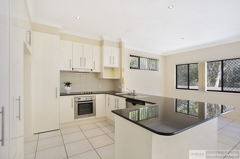 7/33 Harley Street LABRADOR 3