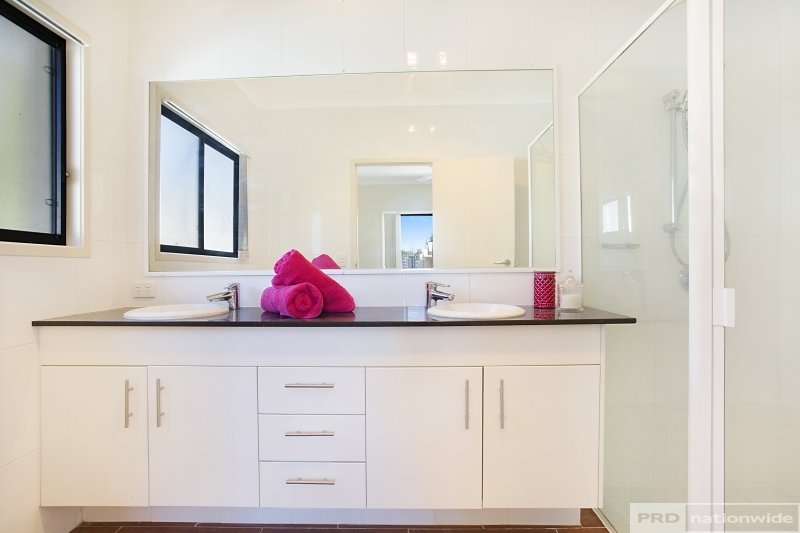 7/33 Harley Street LABRADOR 6