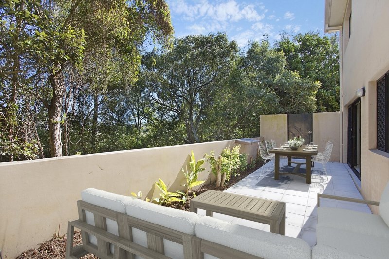 7/33 Harley Street LABRADOR 7