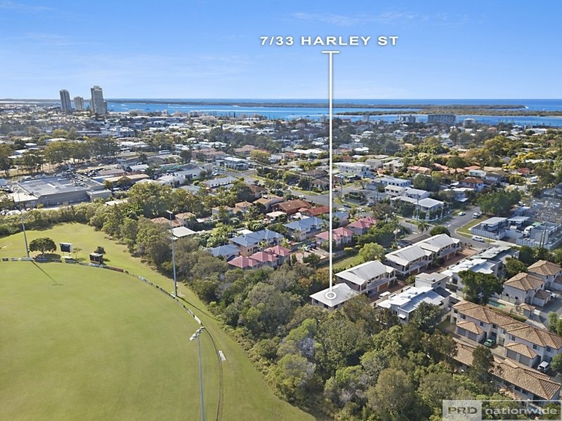 7/33 Harley Street LABRADOR 11