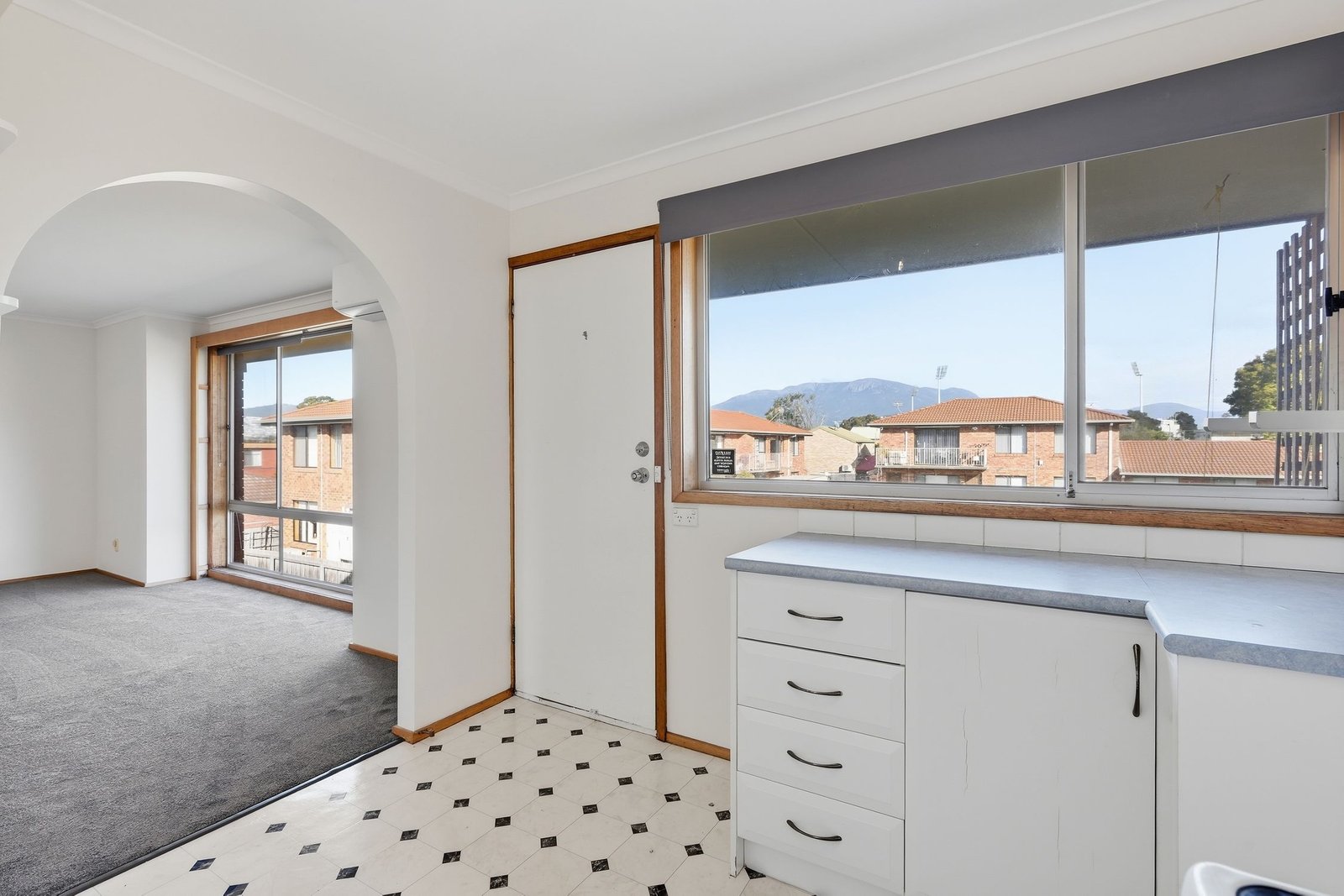 7/33 South Street BELLERIVE 4