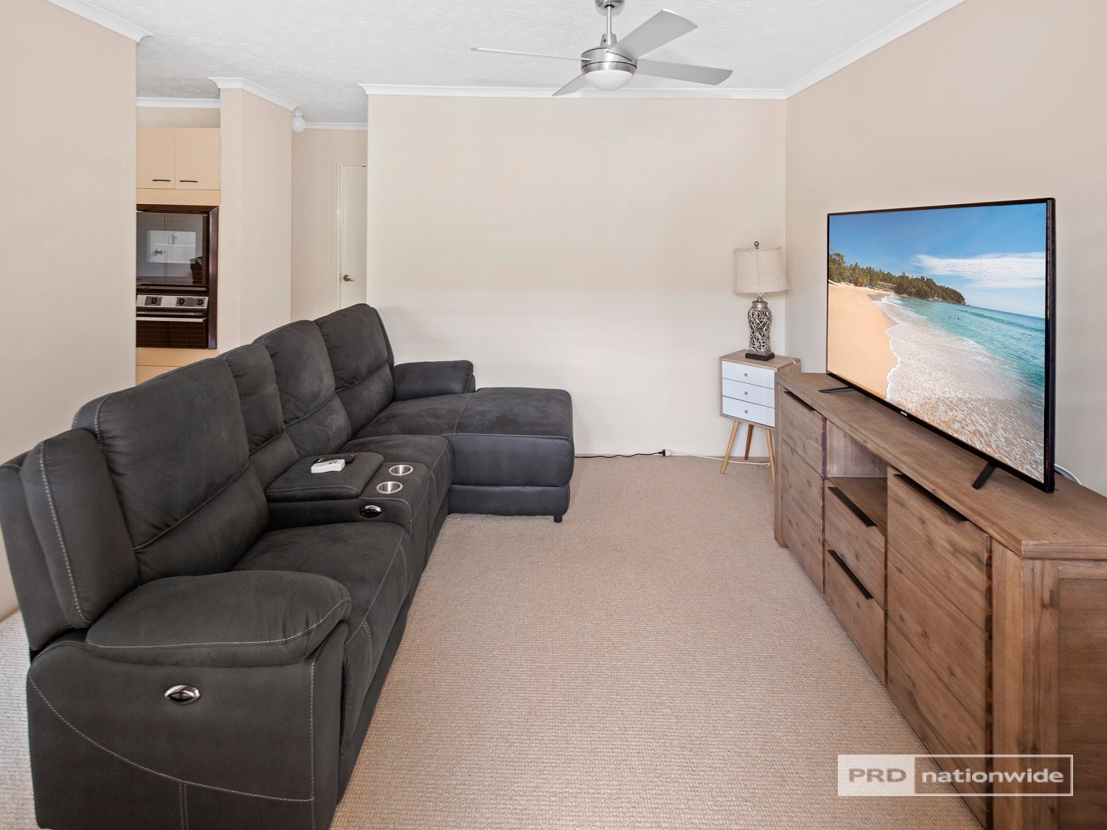 7/33 Whiting Street LABRADOR 3