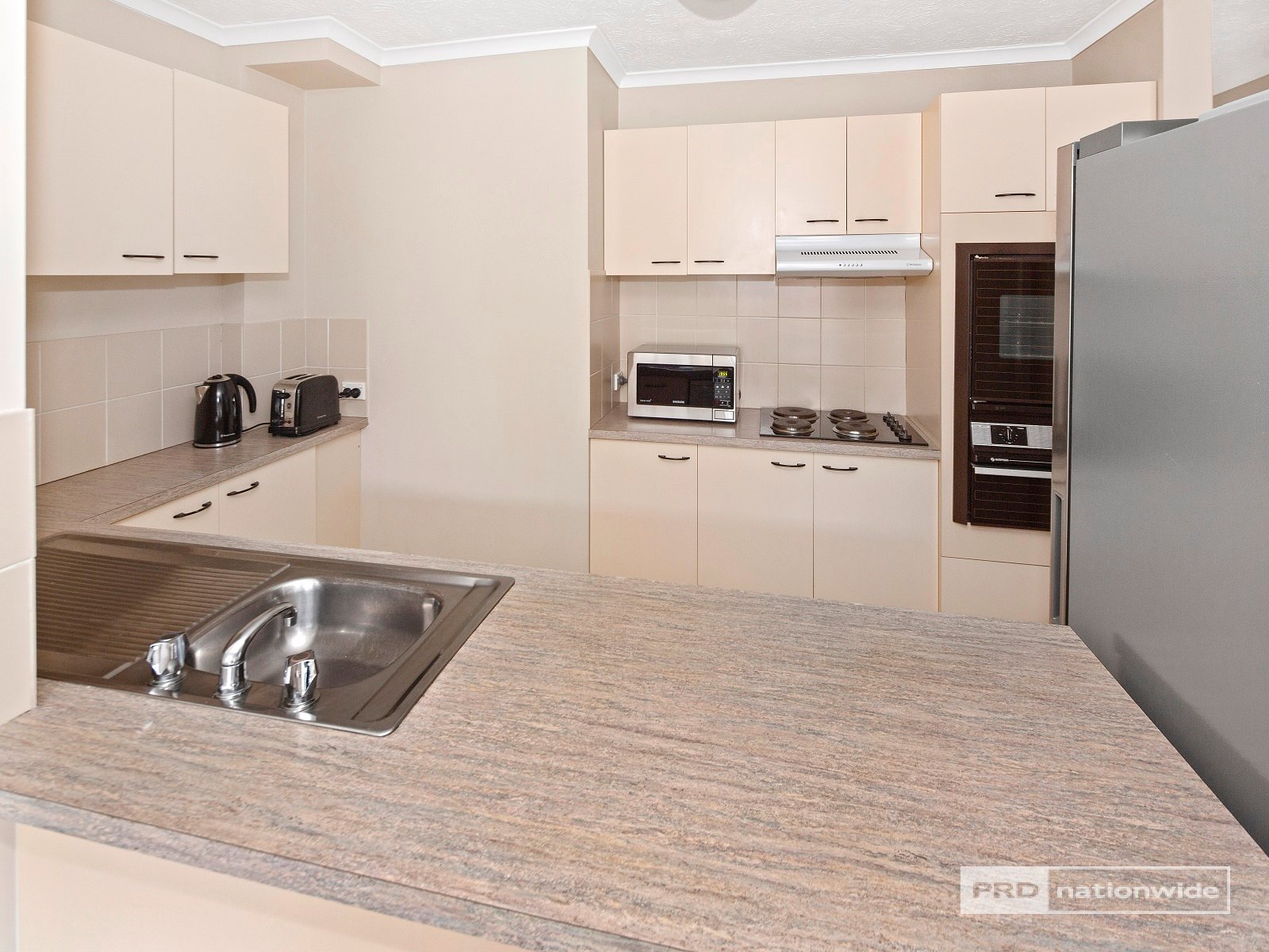 7/33 Whiting Street LABRADOR 4