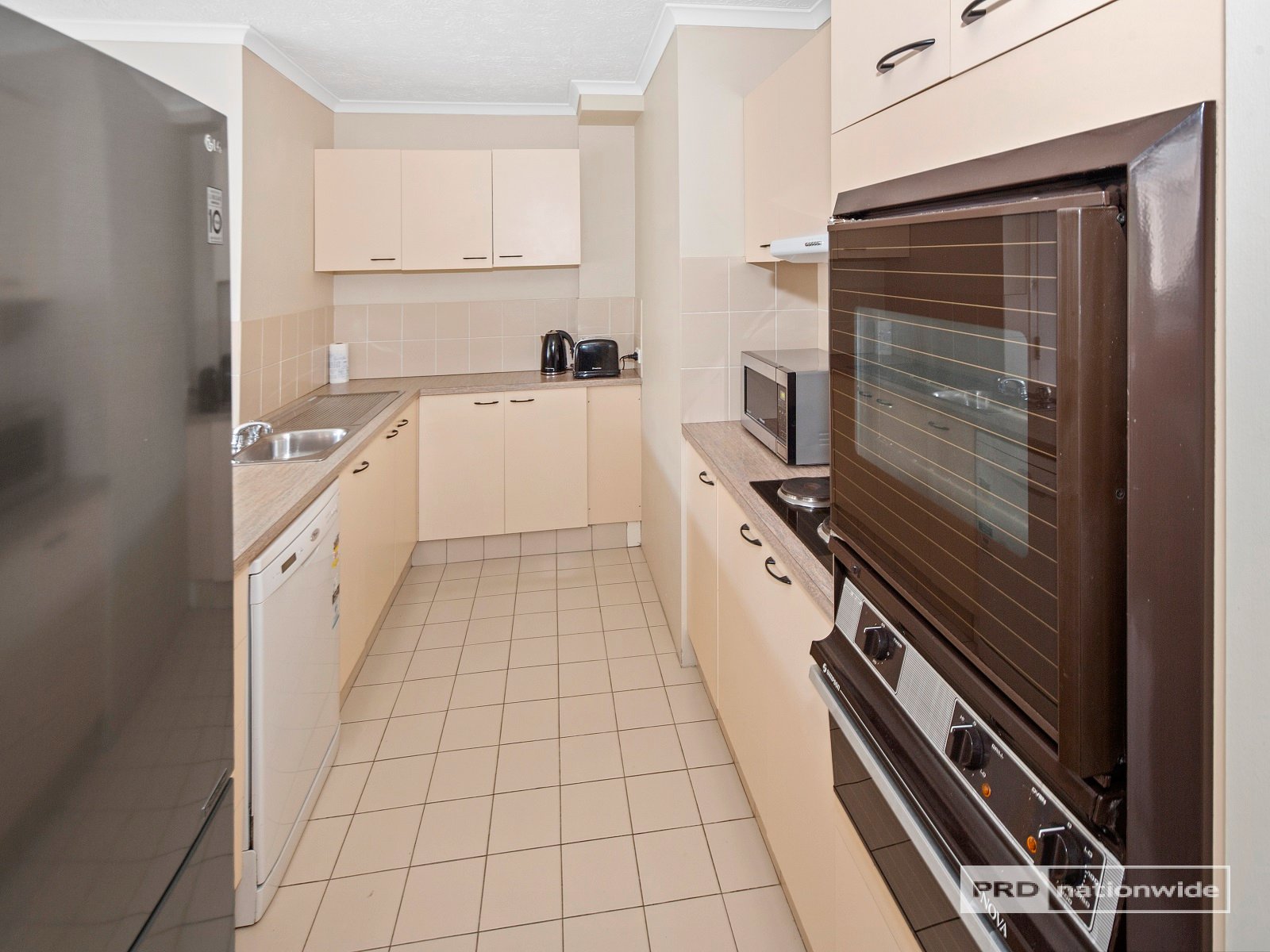 7/33 Whiting Street LABRADOR 5