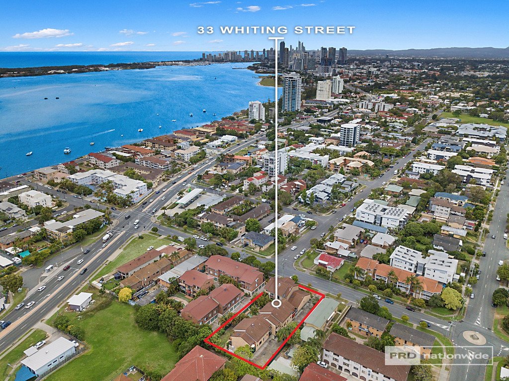 7/33 Whiting Street LABRADOR 13