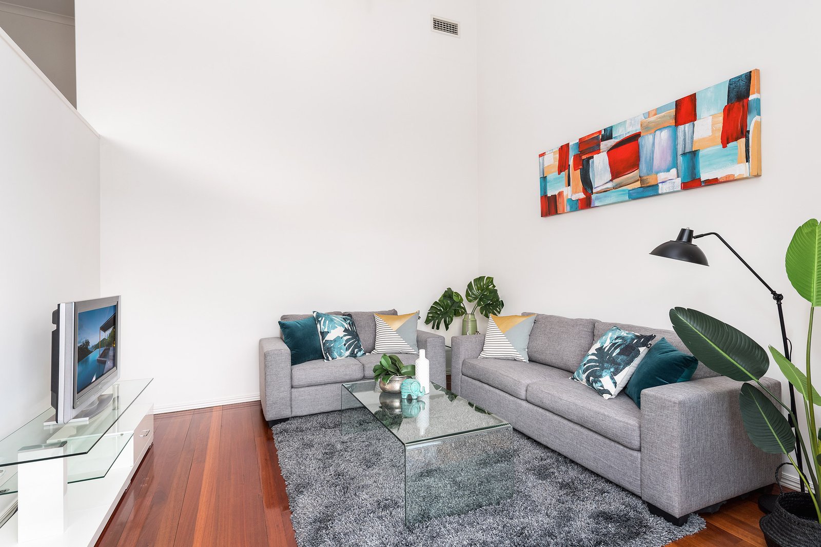 734 Henry Lawson Drive PICNIC POINT 4