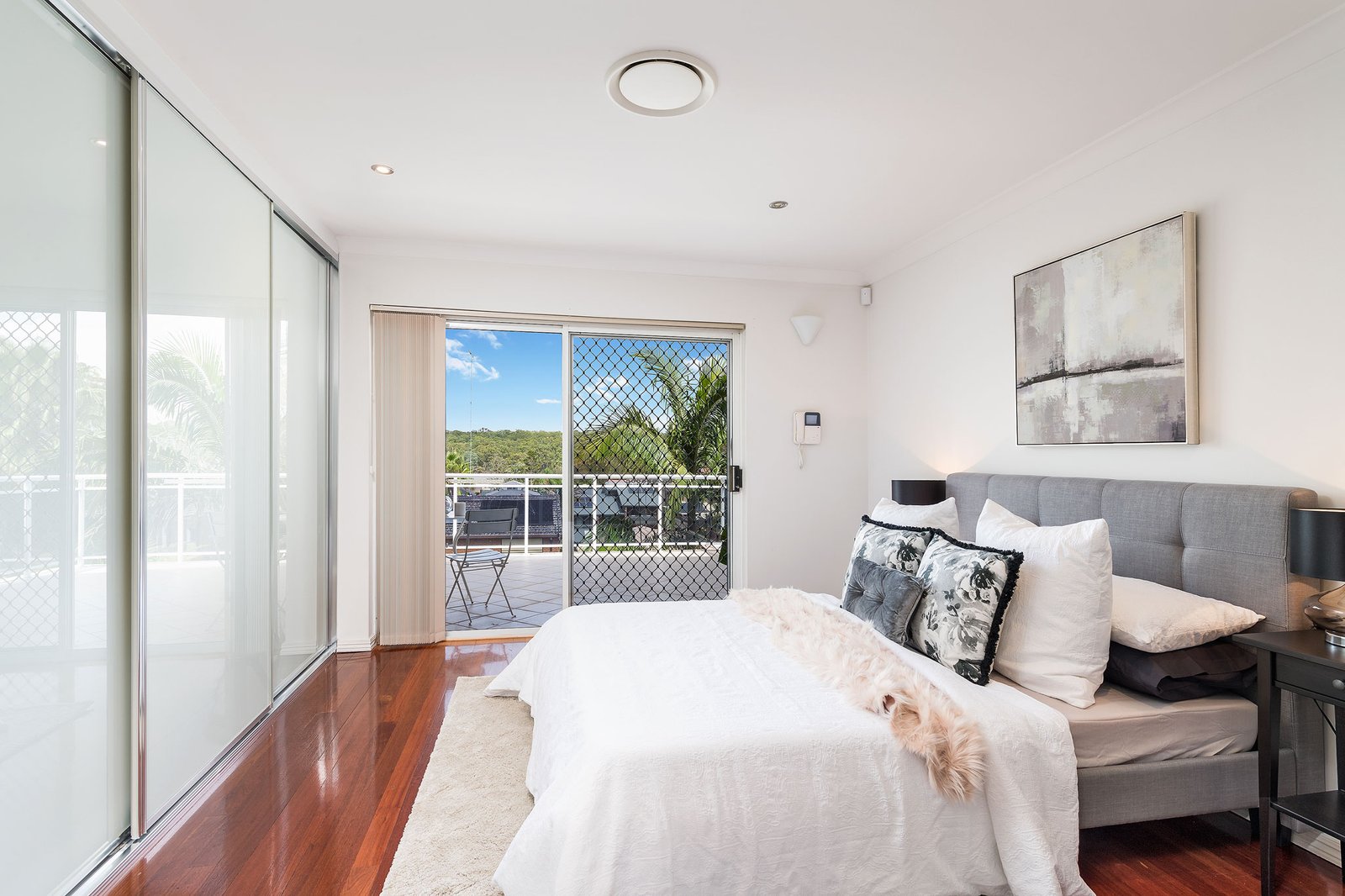 734 Henry Lawson Drive PICNIC POINT 8