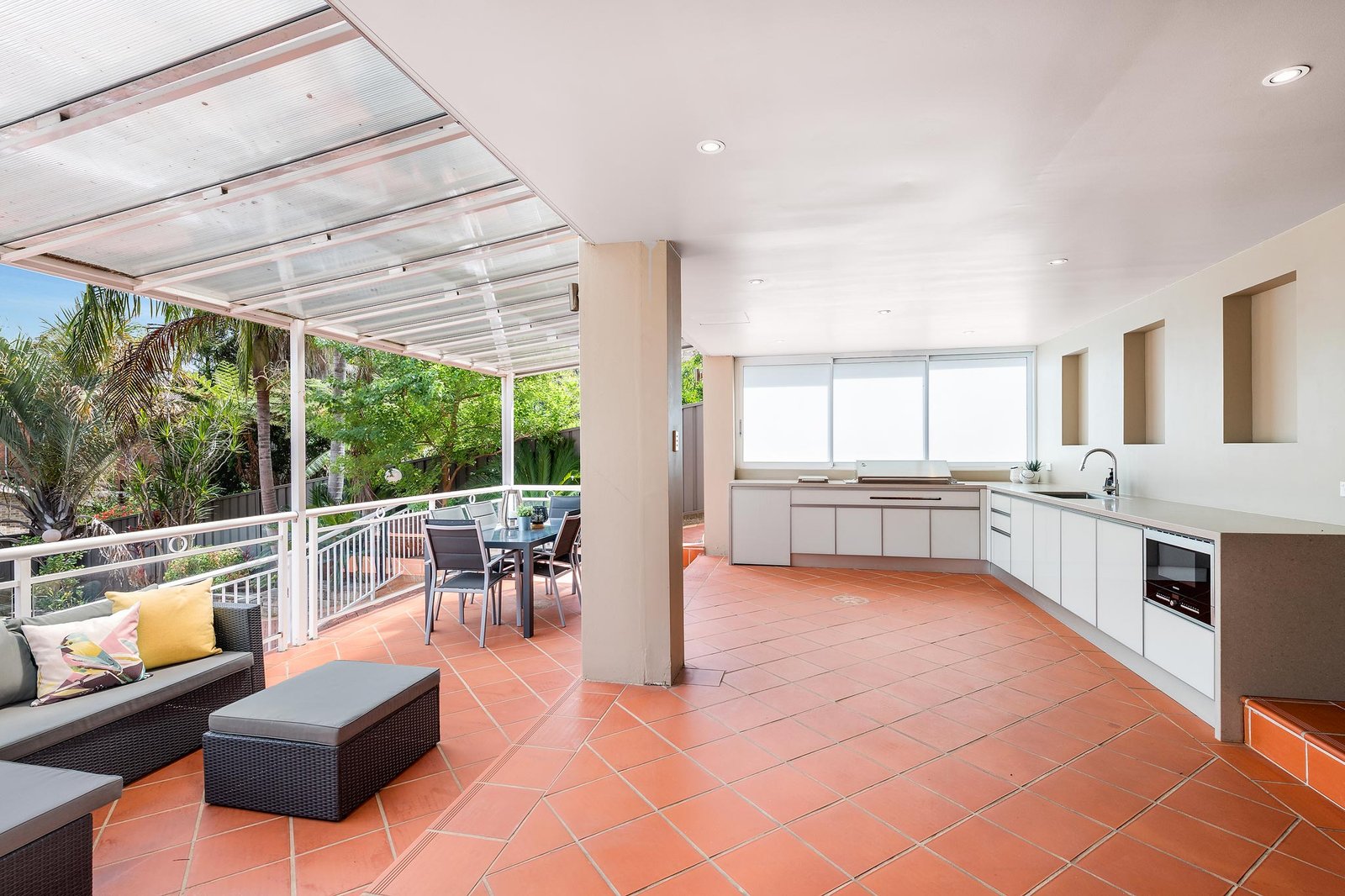 734 Henry Lawson Drive PICNIC POINT 12