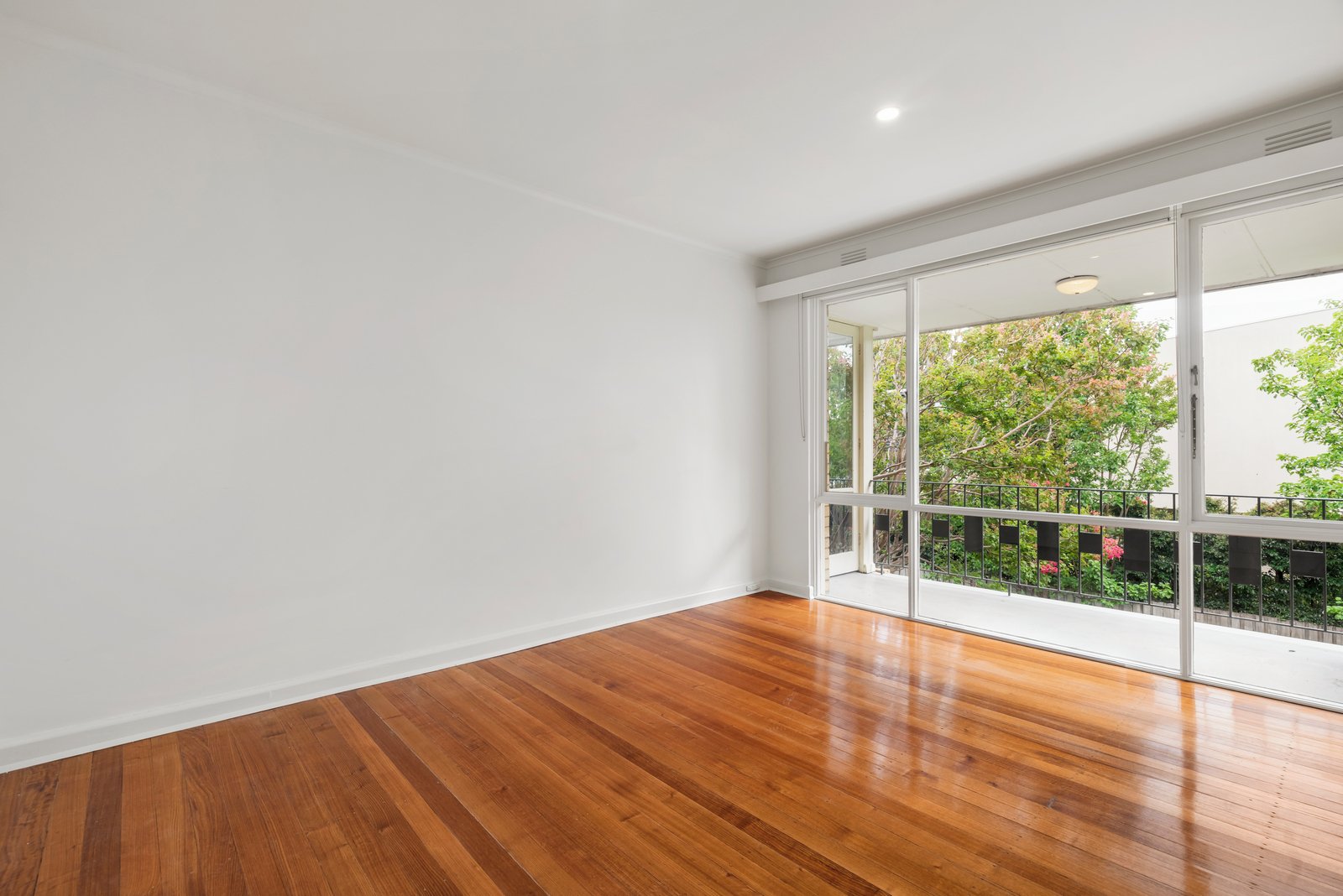 Gallery: 7/344 New Street