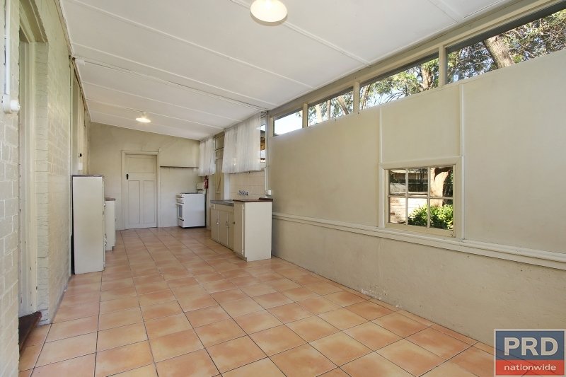 735 Young Street ALBURY 4