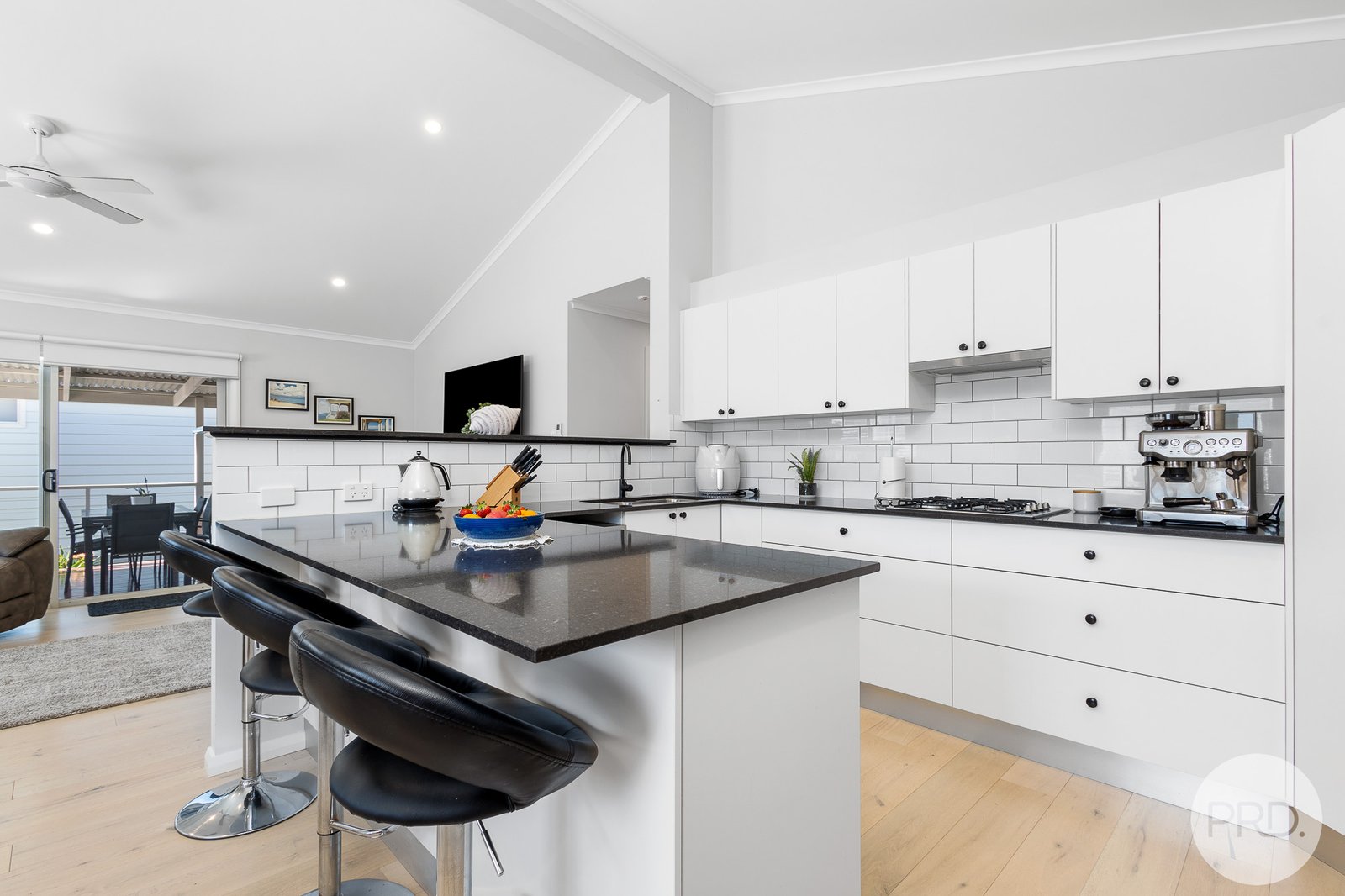 73/536 Gan Gan Road ONE MILE 2