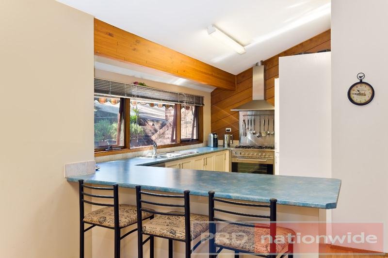 736 Henry Lawson Drive PICNIC POINT 5
