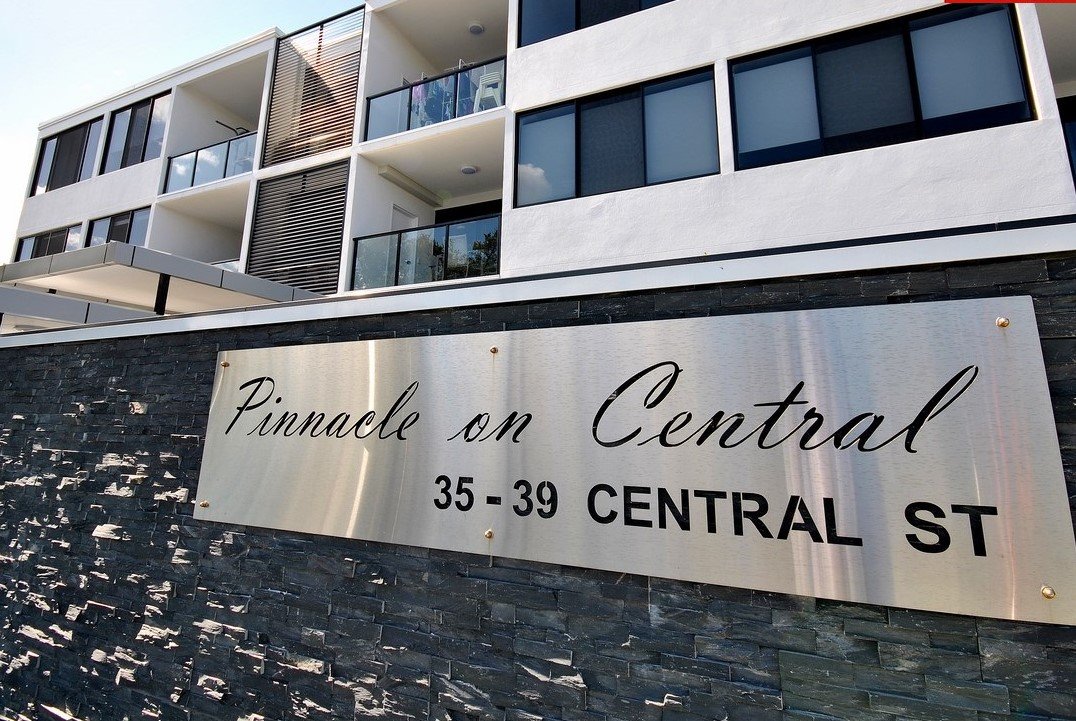 7/37 Central Street LABRADOR 9