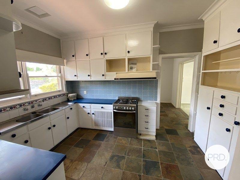 737 Fellowes Crescent ALBURY 2