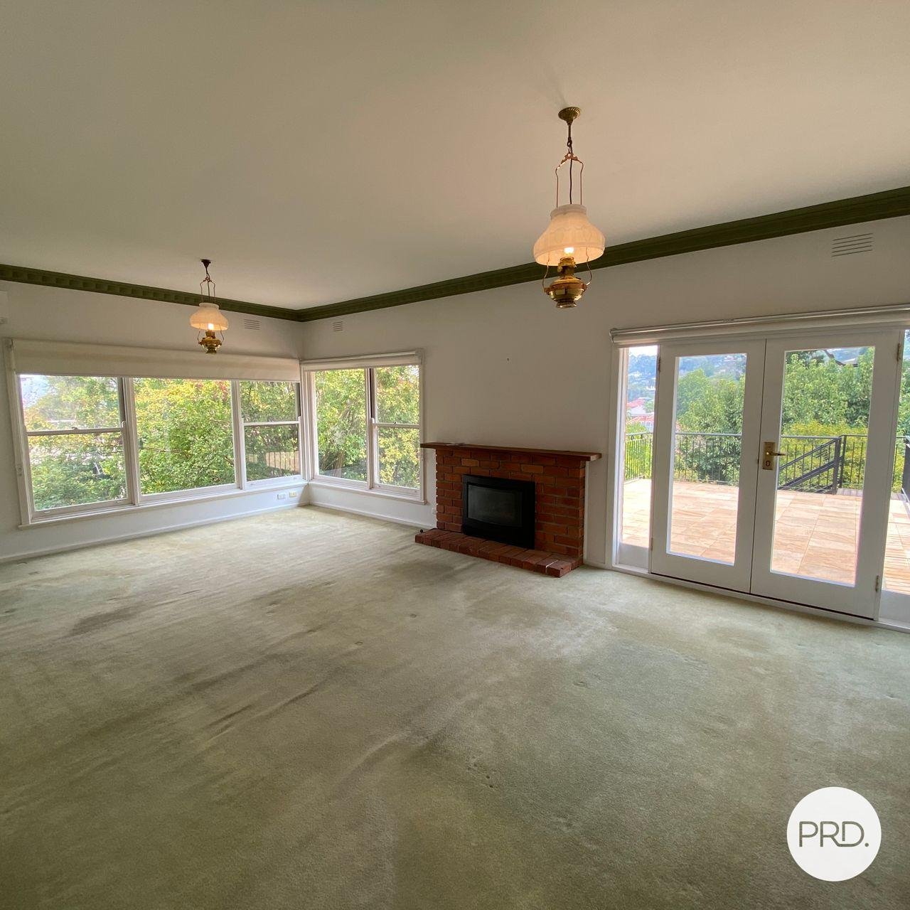 737 Fellowes Crescent ALBURY 3