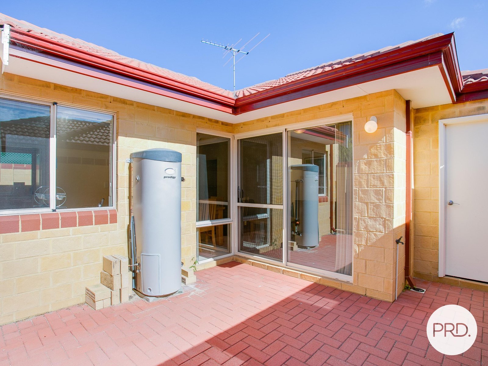 7/39 Windsor Street PERTH 12