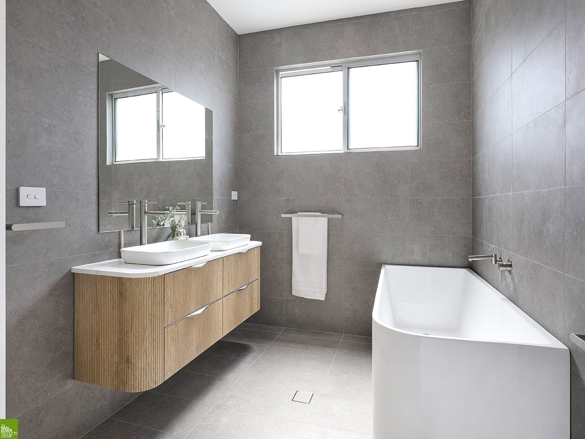 73b Penrose Drive AVONDALE 17