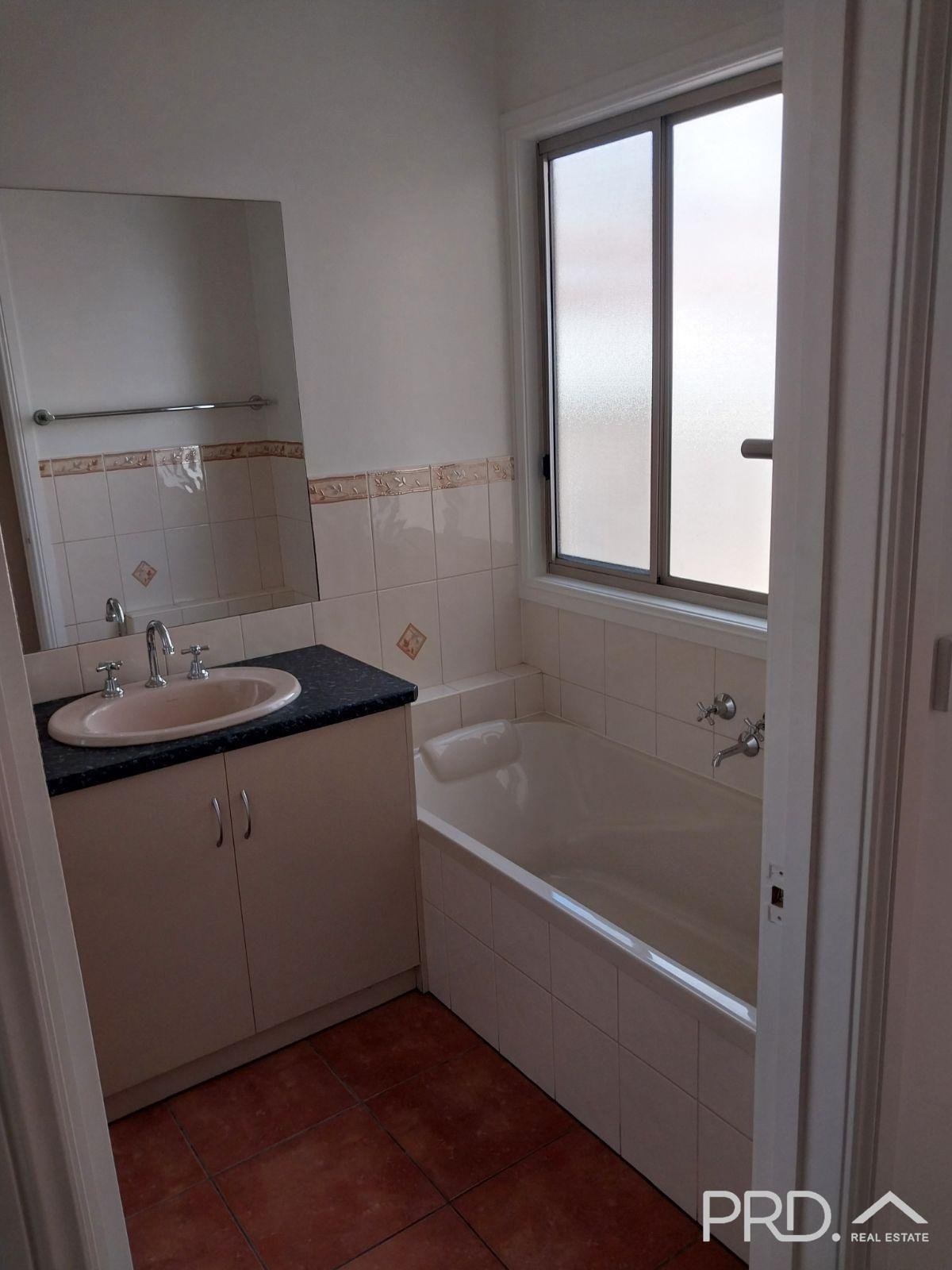 73b Summer Drive BURONGA 7