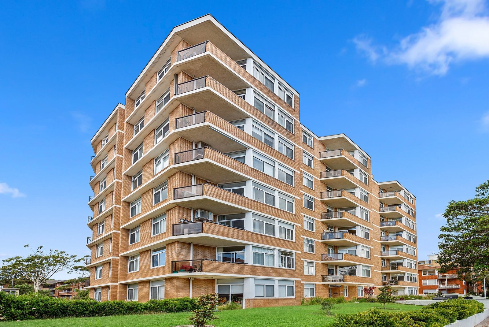 7/4-10 The Boulevarde  BRIGHTON LE SANDS 9