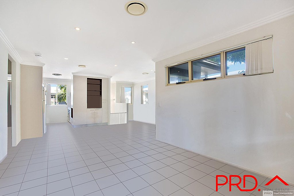 7/4-6 Locke Street SOUTHPORT 2