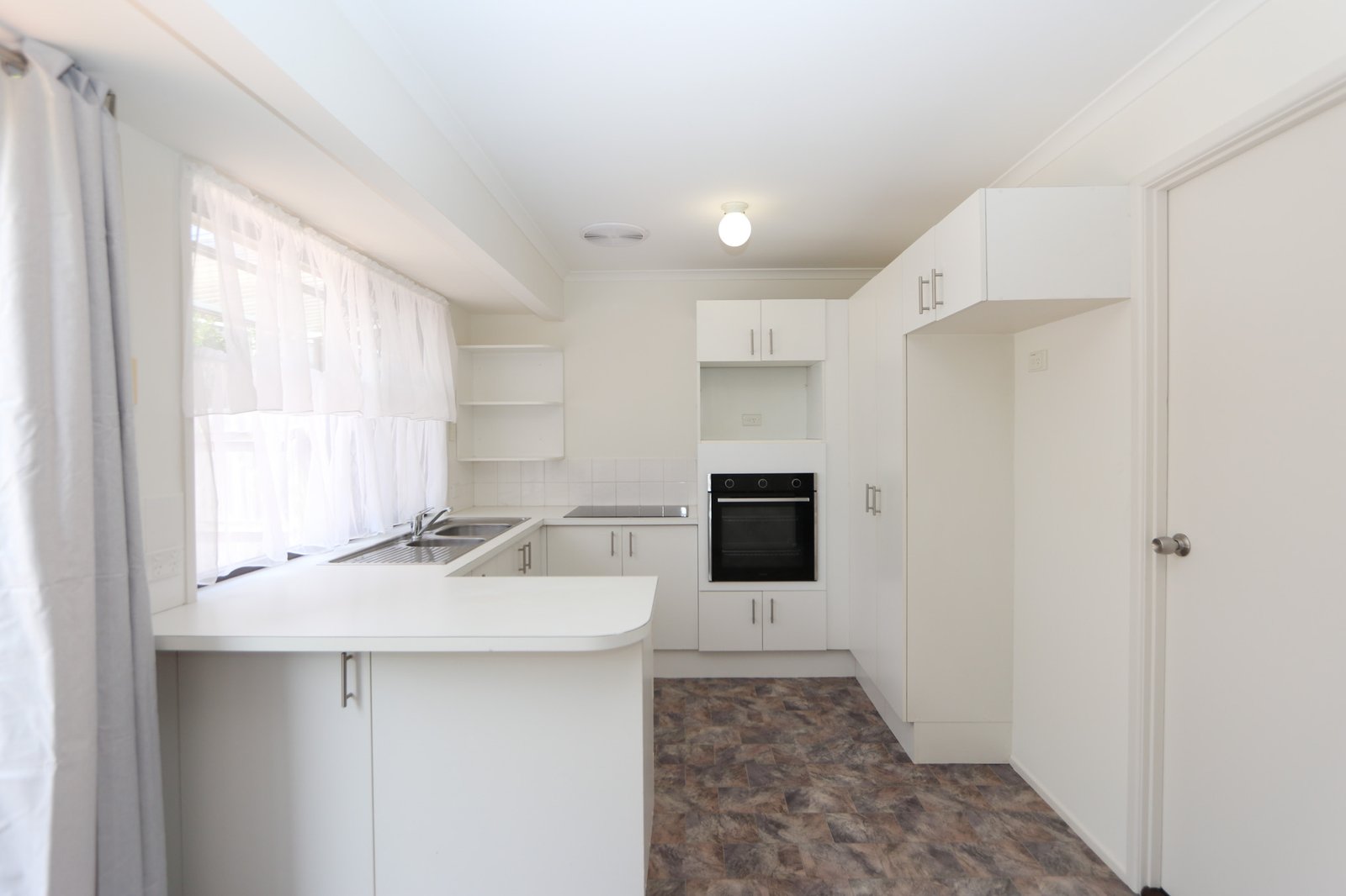 7/4-8 Cassandra Crescent LABRADOR 5