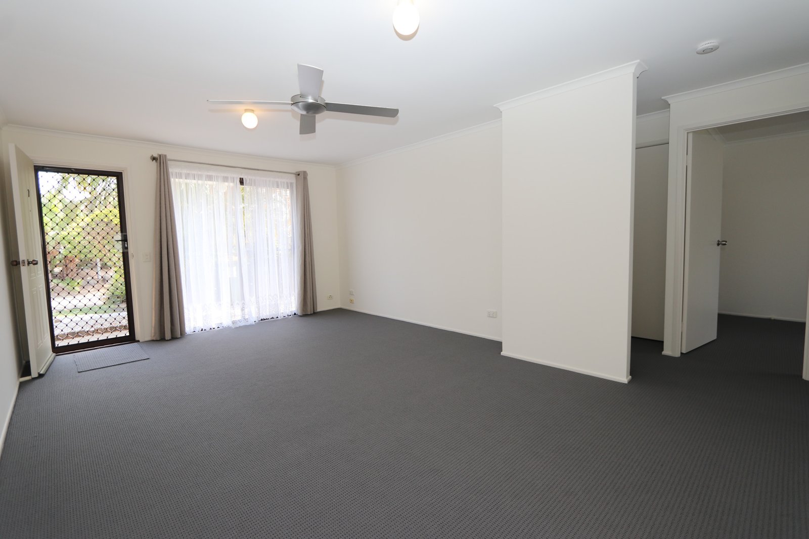 7/4-8 Cassandra Crescent LABRADOR 6