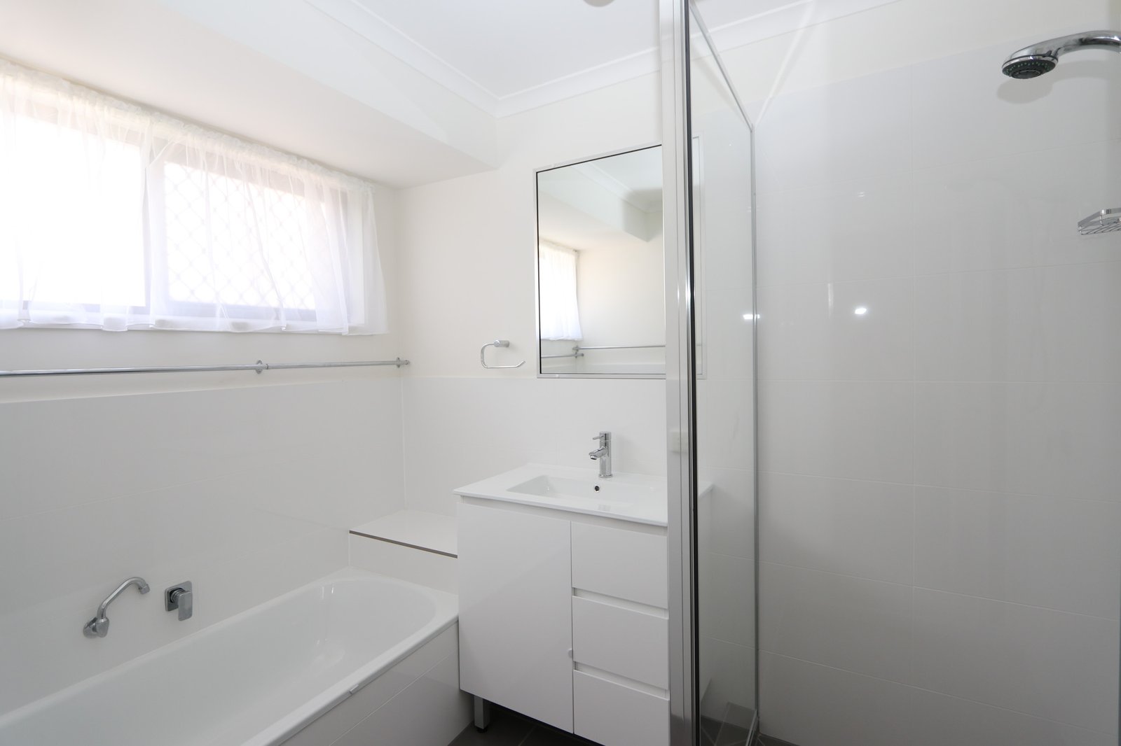 7/4-8 Cassandra Crescent LABRADOR 8