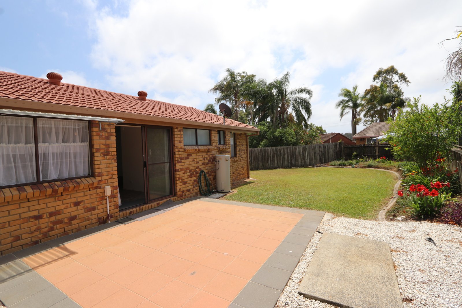 7/4-8 Cassandra Crescent LABRADOR 10