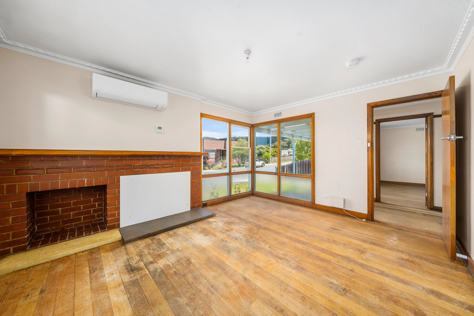74 Abbotsfield Road CLAREMONT 9