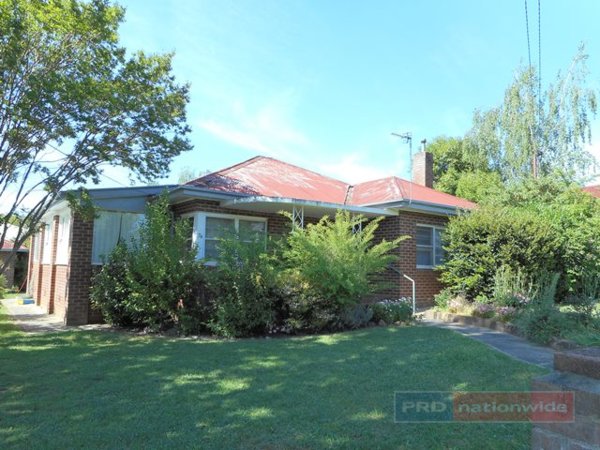 74 Broughton Street TUMUT 1