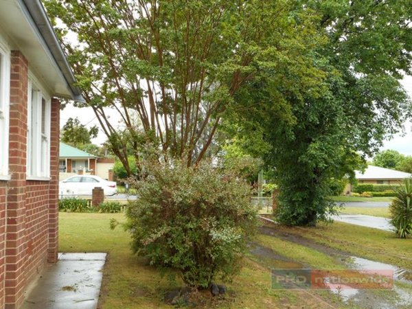 74 Broughton Street TUMUT 5