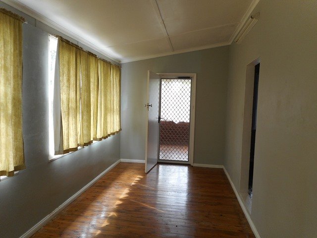 74 Broughton Street TUMUT 10