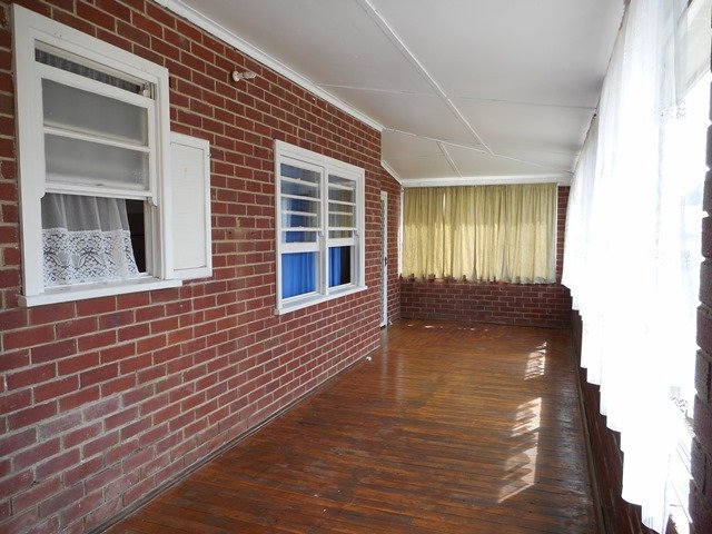 74 Broughton Street TUMUT 14