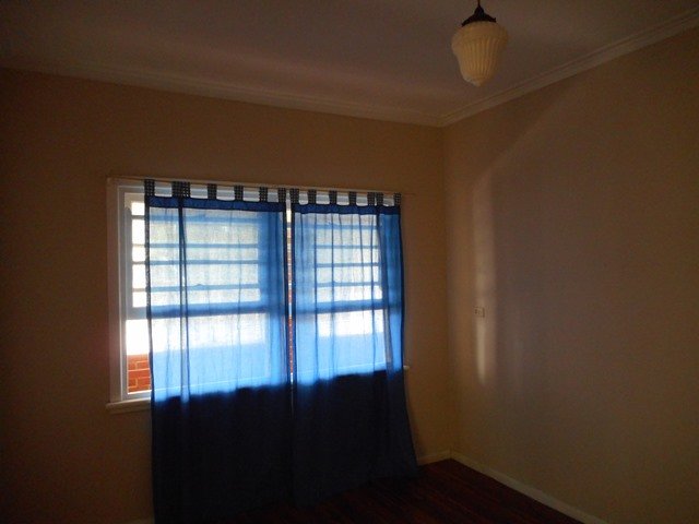 74 Broughton Street TUMUT 16