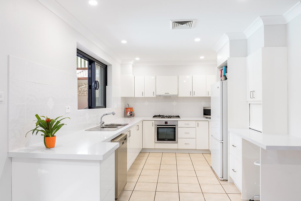 74 Burbank Avenue PICNIC POINT 4