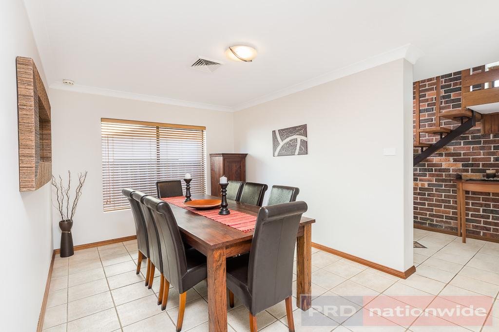 74 Burbank Avenue PICNIC POINT 5