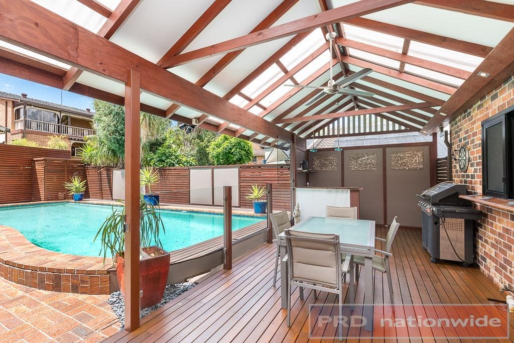 74 Burbank Avenue PICNIC POINT 9