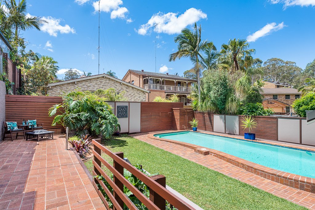 74 Burbank Avenue PICNIC POINT 10