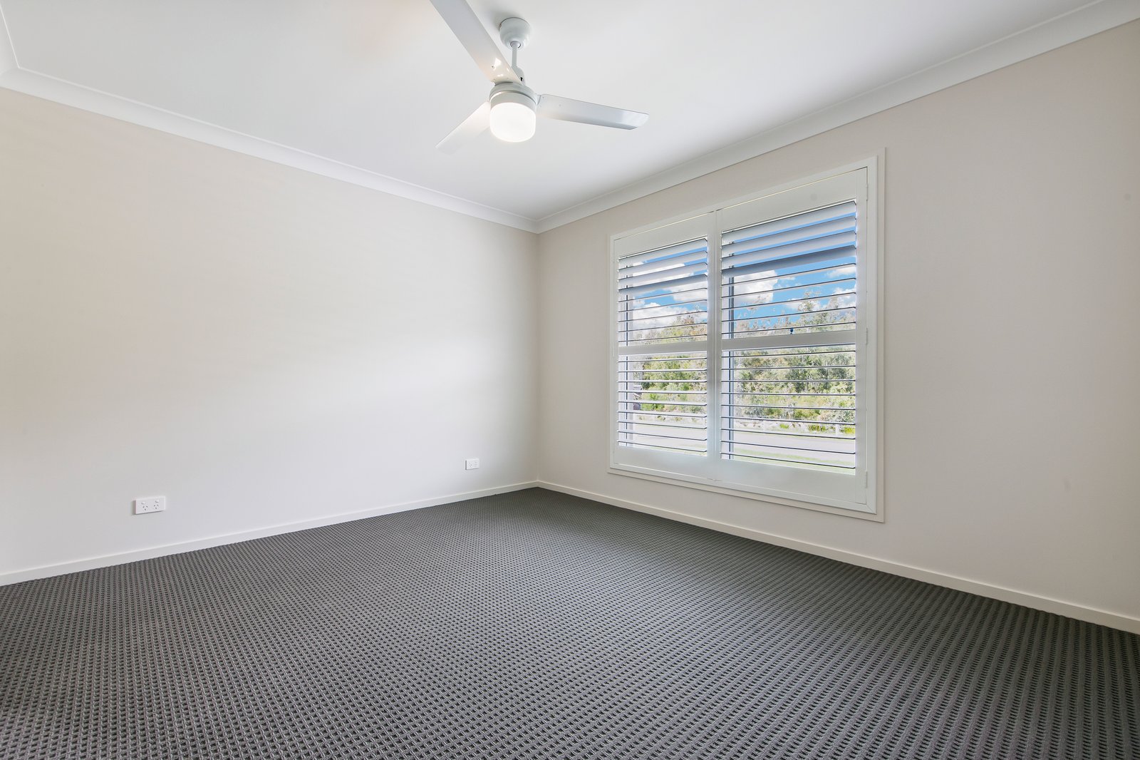 74 Clinton Way Hamlyn Terrace 2