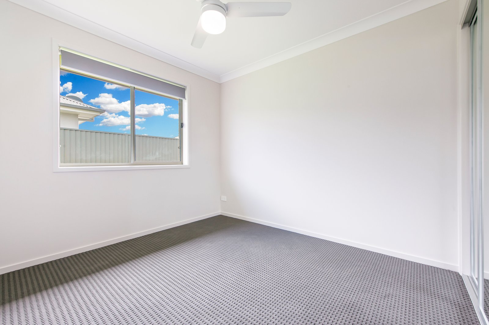 74 Clinton Way Hamlyn Terrace 12