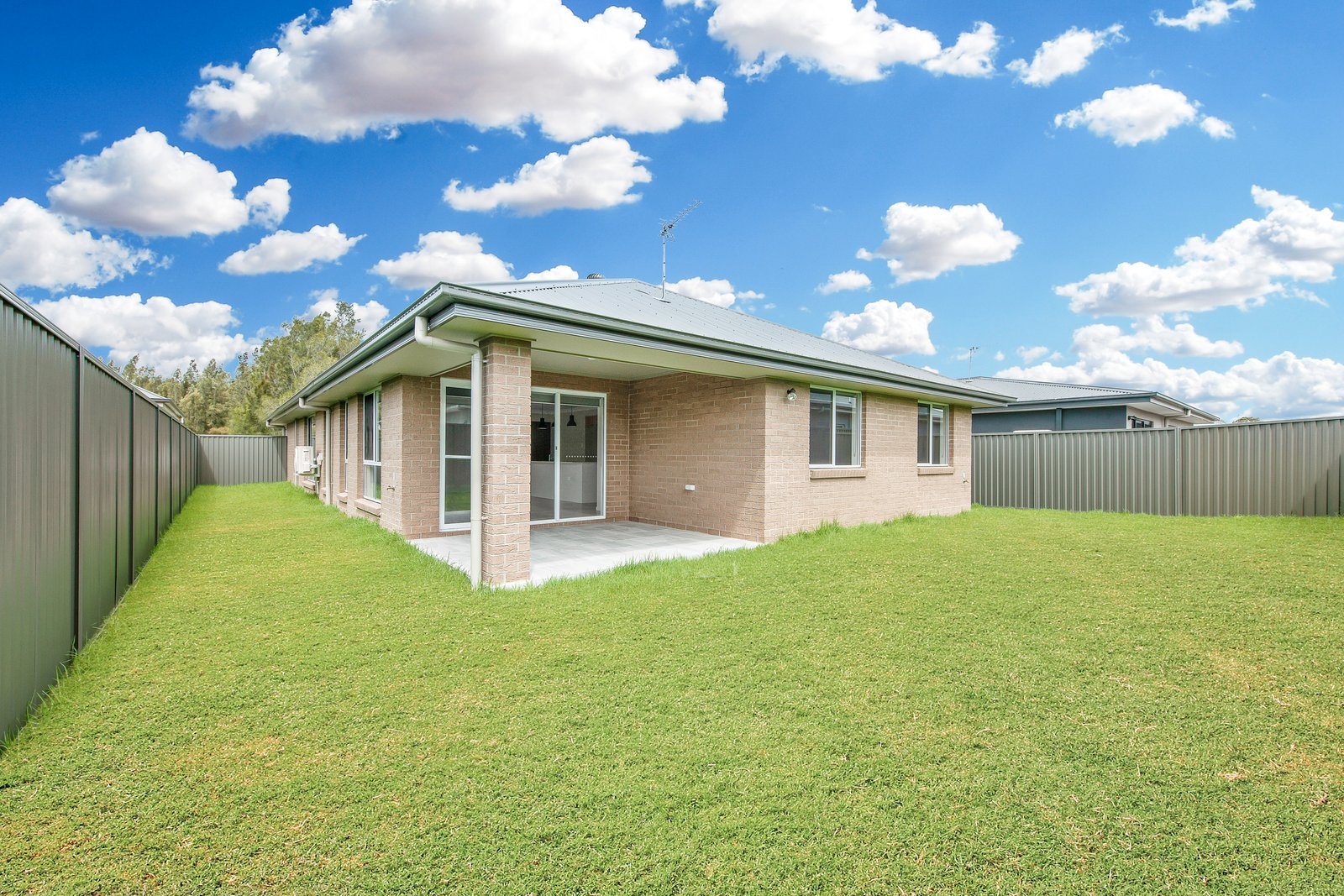 74 Clinton Way Hamlyn Terrace 13