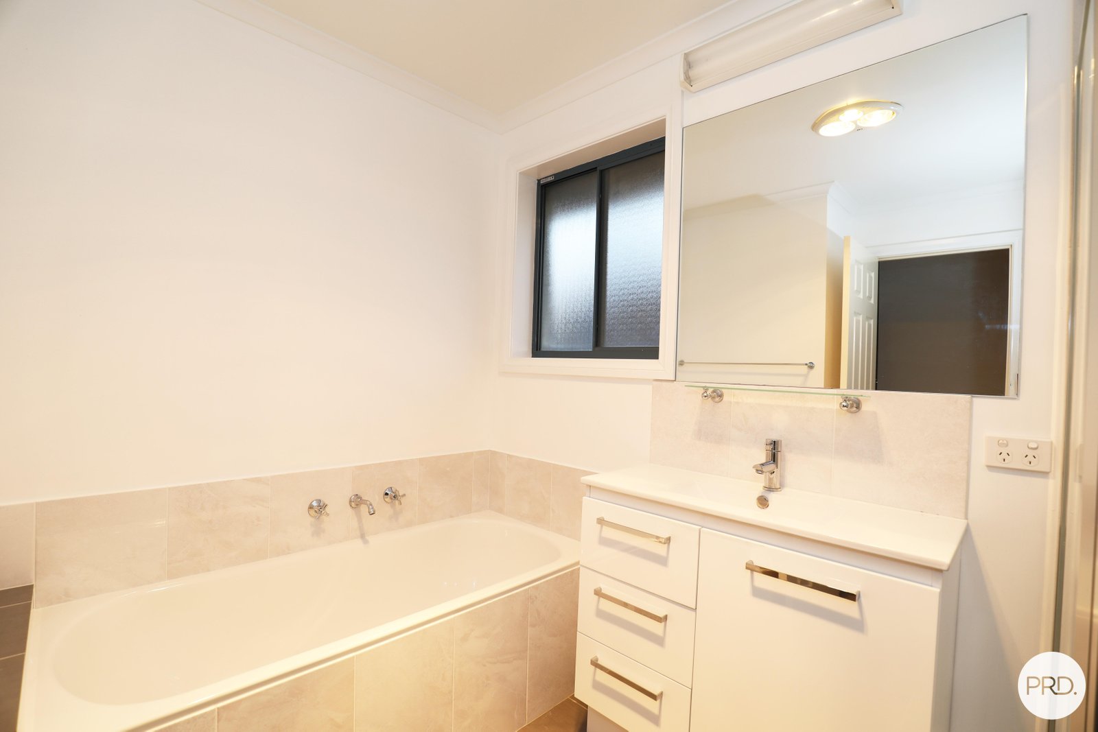 7/4 Dines Place BRUCE 8