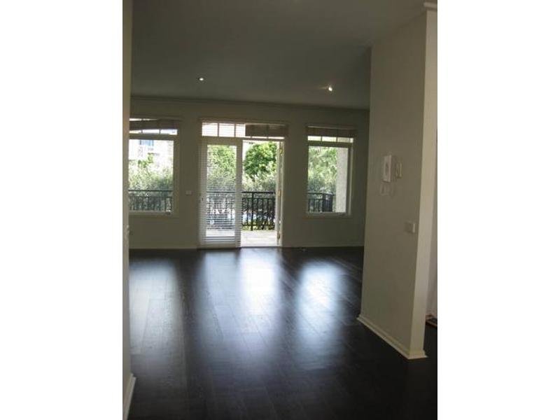 Gallery: 74 Esplanade West