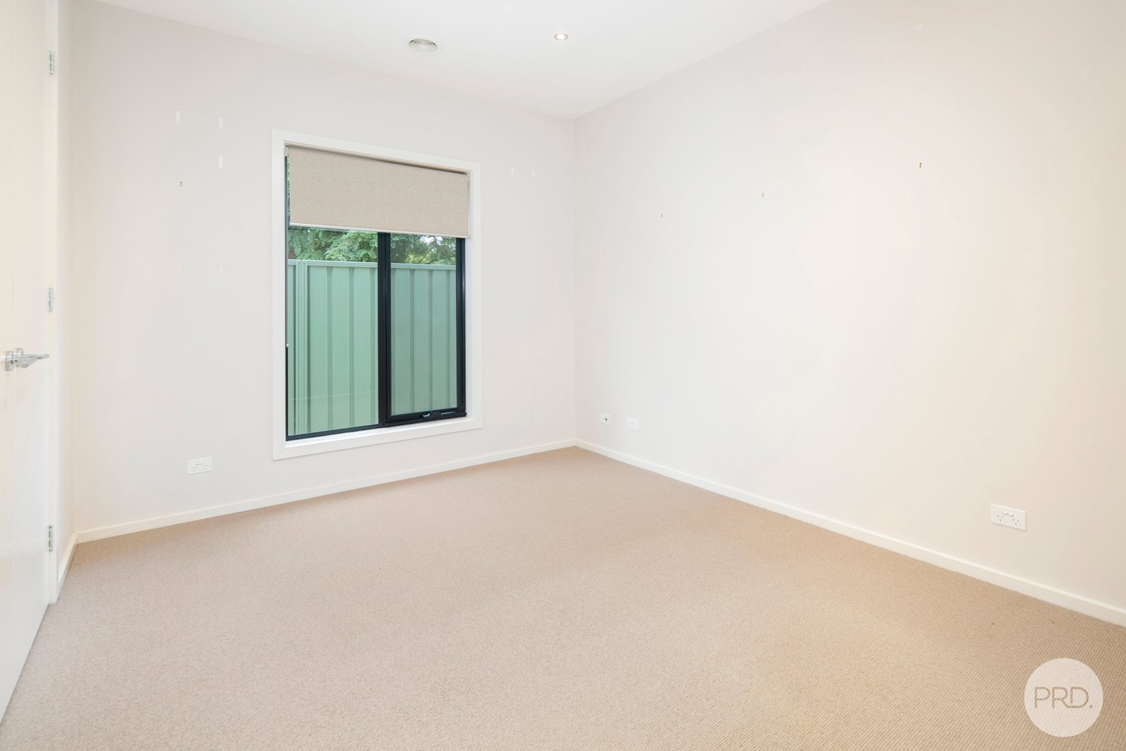 74 Faversham Avenue LAKE GARDENS 10